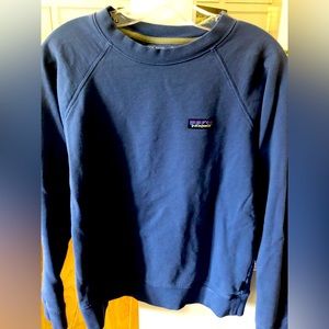 Patagonia women’s sweatshirt